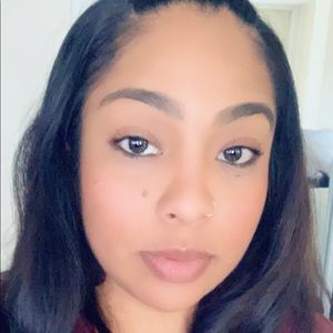 Meet your Posher, Cynthia